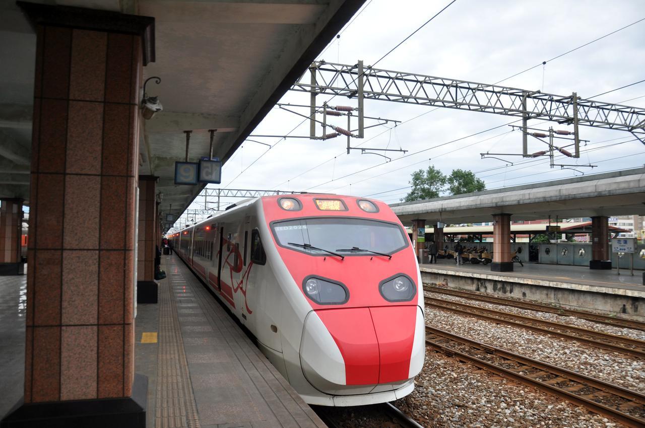 花蓮星晟棧飯店starry Inn近太平洋新城車站 Extérieur photo